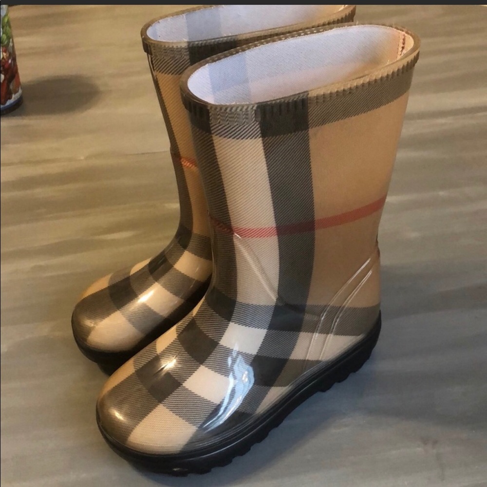 EUC - Authentic Burberry Rain Boot - 8.5 Toddler